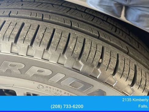 Used 2022 Ford Edge ST-Line w/ Cold Weather Package image 10