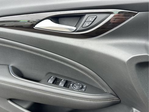 Used 2020 Buick Regal Essence image 26