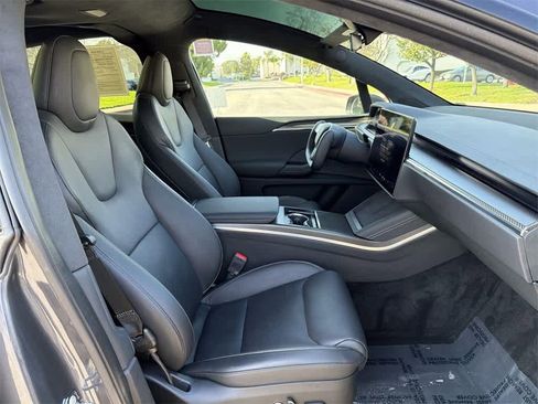Used 2022 Tesla Model X Plaid image 40