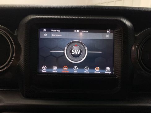 Used 2022 Jeep Gladiator Sport AWD/4WD image 7
