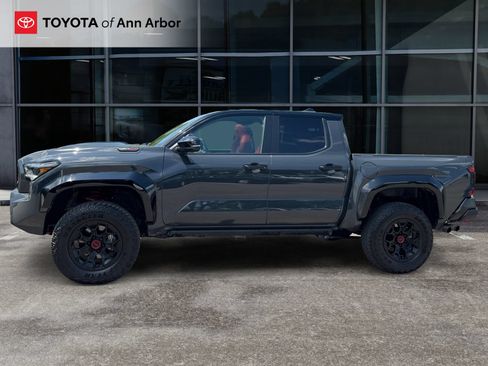 Used 2025 Toyota Tacoma TRD Pro AWD/4WD image 10