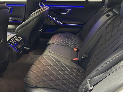 Used 2022 Mercedes-Benz S 580 4MATIC Sedan w/ AMG Line Package image 25
