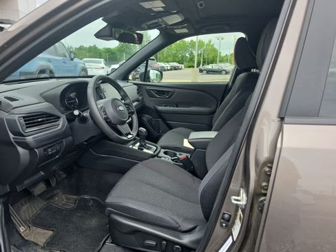 Used 2025 Subaru Forester Premium AWD/4WD image 8
