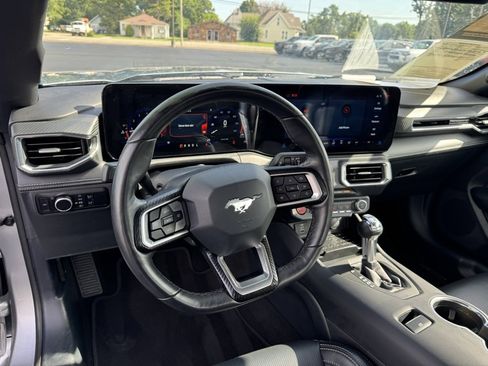 Used 2024 Ford Mustang Premium image 5