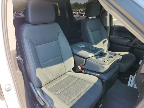 Used 2025 Chevrolet Silverado 2500 W/T AWD/4WD image 30