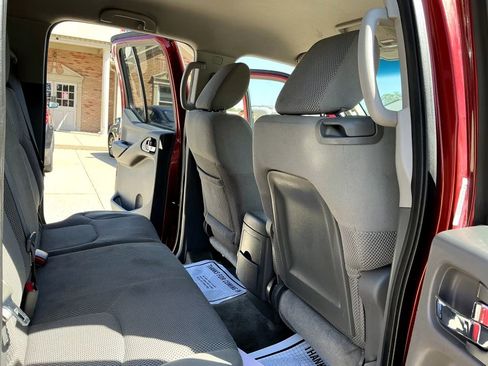 Used 2013 Nissan Frontier SV w/ SV Value Truck Pkg AWD/4WD image 23