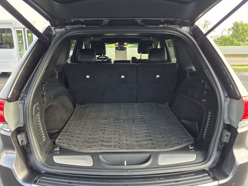 Used 2018 Jeep Grand Cherokee Limited AWD/4WD image 11
