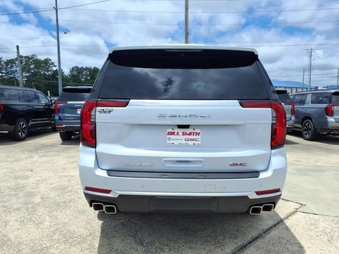 New 2026 GMC Yukon Denali w/ Denali Reserve Package AWD/4WD image 6