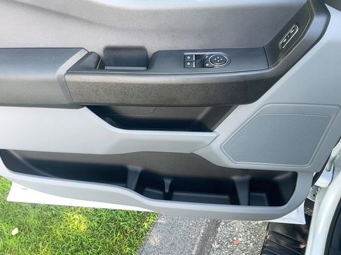 Used 2024 Ford F550 4x4 Regular Cab Super Duty image 14