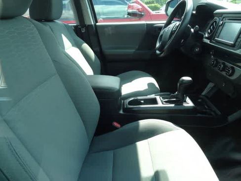 Used 2018 Toyota Tacoma SR w/ SR Convenience Package RWD image 11