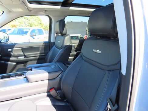 New 2025 Ford Expedition Platinum w/ Driver's Package image 18