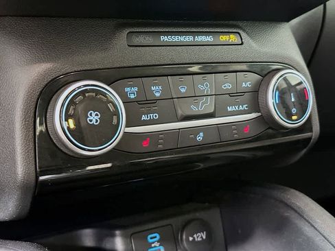 Certified 2022 Ford Escape SE w/ Cold Weather Package image 17