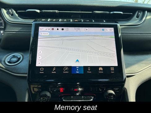 Used 2022 Jeep Grand Cherokee L Limited image 21