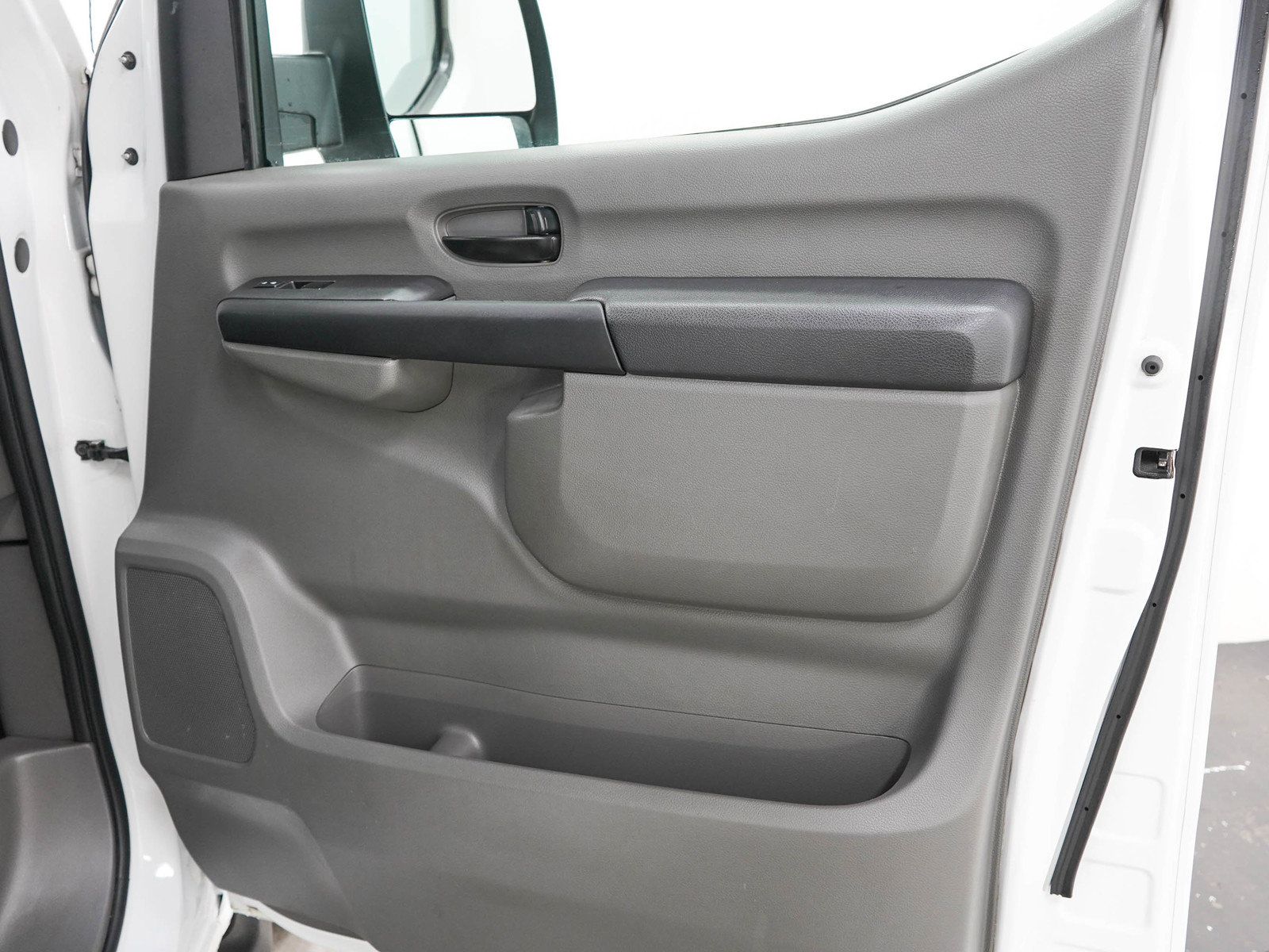 Used 2018 Nissan NV 2500 SV w/ Navigation Package RWD image 11