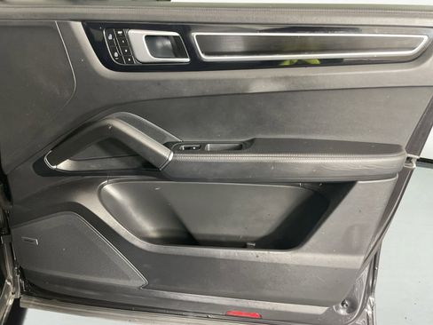 Used 2021 Porsche Cayenne GTS image 31