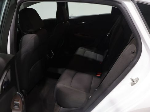 Used 2018 Chevrolet Malibu LT FWD image 18