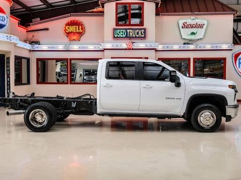 Used 2021 Chevrolet Silverado 3500 LT image 9