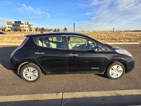 Used 2014 Nissan Leaf SV w/ LED & Quick Charge Package image 6