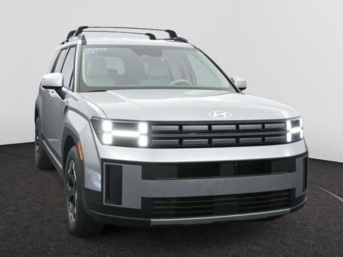 Used 2025 Hyundai Santa Fe SEL image 1