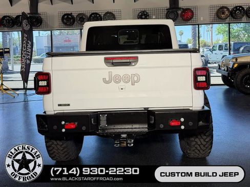 Used 2021 Jeep Gladiator Rubicon AWD/4WD image 12