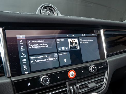 Certified 2026 Porsche Macan AWD/4WD image 25