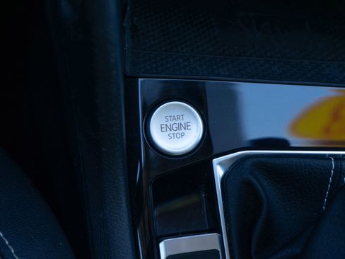 Certified 2023 Volkswagen Taos SEL image 20