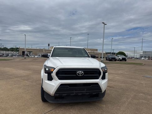 Used 2024 Toyota Tacoma SR RWD image 3