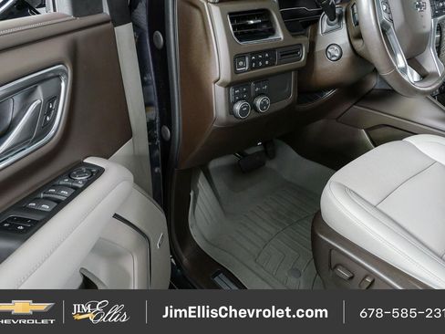 Certified 2023 Chevrolet Tahoe Z71 w/ Luxury Package AWD/4WD image 8