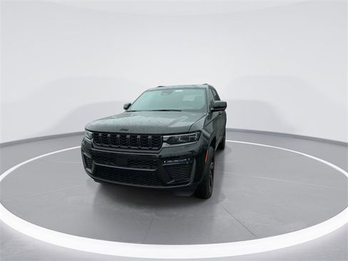 New 2026 Jeep Grand Cherokee L Limited image 3