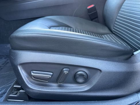 Used 2024 Toyota Camry SE image 14