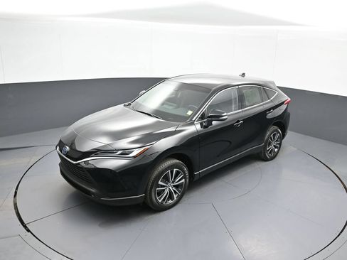 Used 2024 Toyota Venza LE AWD/4WD image 33