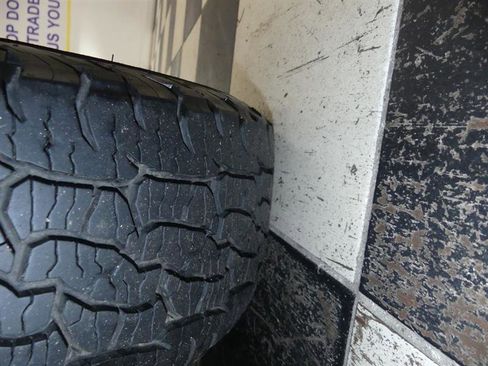 Used 2018 GMC Terrain SLE image 33