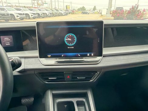 Certified 2026 Volkswagen Tiguan SE AWD/4WD image 11