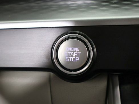 Used 2024 Kia Carnival LX image 41