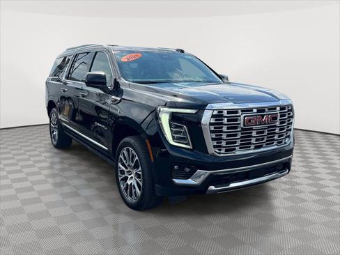 Used 2025 GMC Yukon XL Denali w/ Sun & Power Step Package AWD/4WD image 1
