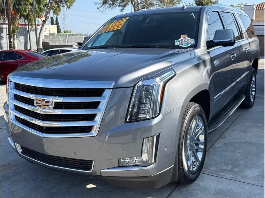 Used 2020 Cadillac Escalade ESV 2WD image 3