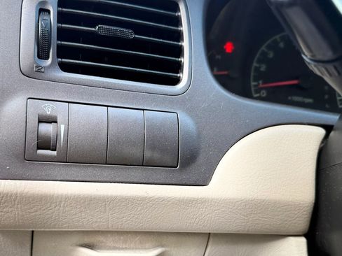 Used 2003 Hyundai Elantra GLS FWD image 14