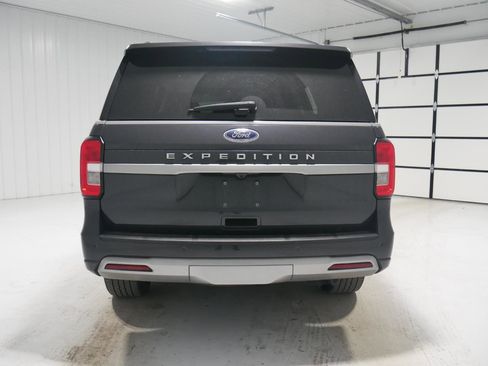 Certified 2024 Ford Expedition XLT image 6