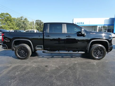 Certified 2024 Chevrolet Silverado 2500 LT w/ Midnight Edition AWD/4WD image 4
