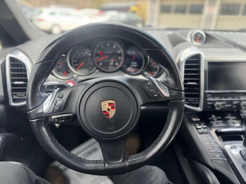 Used 2014 Porsche Cayenne Platinum Edition AWD/4WD image 36