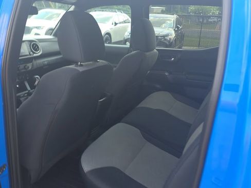 Used 2021 Toyota Tacoma TRD Off-Road w/ Technology Package AWD/4WD image 22