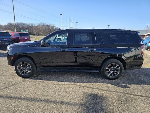 Used 2022 Chevrolet Suburban Z71 w/ Z71 Off-Road Package image 2