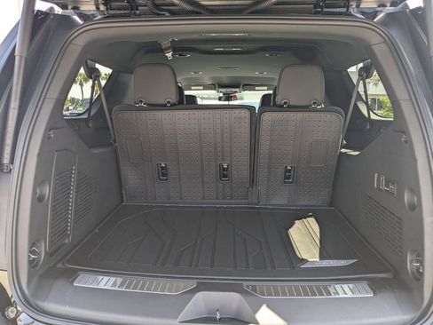 New 2026 Chevrolet Suburban Premier RWD image 12