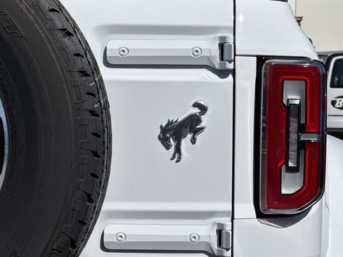 Used 2025 Ford Bronco Outer Banks image 7