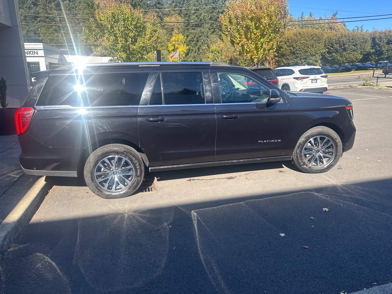 Used 2025 Ford Expedition Max Platinum AWD/4WD image 6