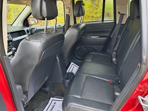 Used 2017 Jeep Compass Latitude image 4