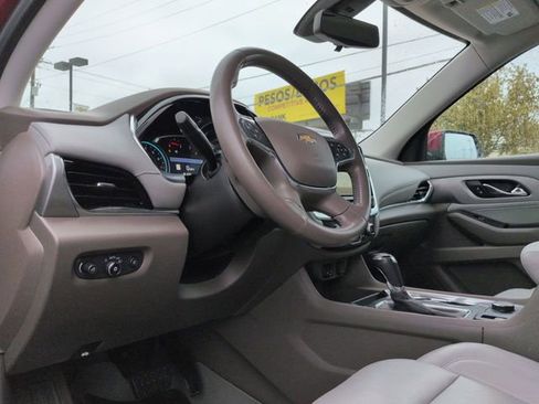 Used 2020 Chevrolet Traverse LT w/ LT Premium Package image 8