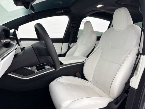 Used 2023 Tesla Model X Plaid image 17