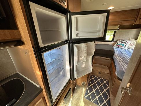 Used 2014 Mercedes-Benz Sprinter 3500 image 37