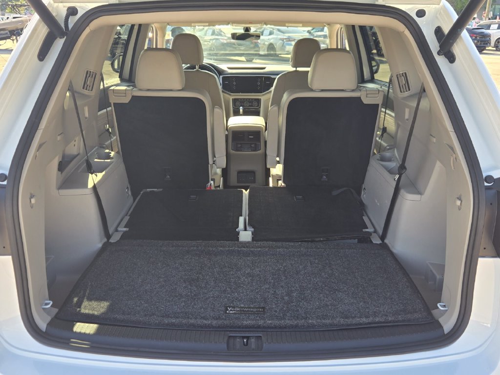 Used 2022 Volkswagen Atlas SE w/ Black Wheel Package FWD image 16